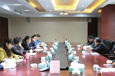 领导关怀 倍增九龙体育奋斗动力